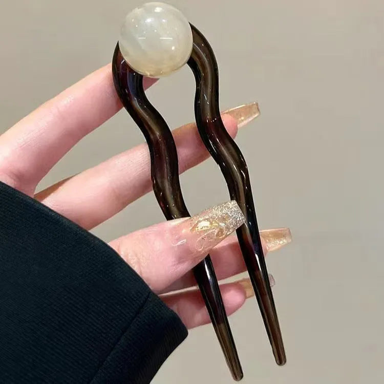 Simple U-shaped acrylic hair barrettes in multiple colour combinations