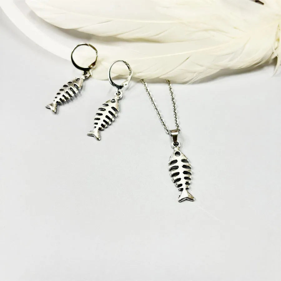 Women's fishbone design alloy earrings and necklace set with O-shaped chain in retro style