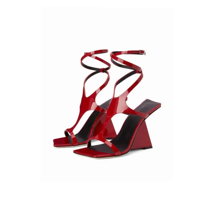 Women's black high heel sandals with square toe and 9.5cm block heel with button closure