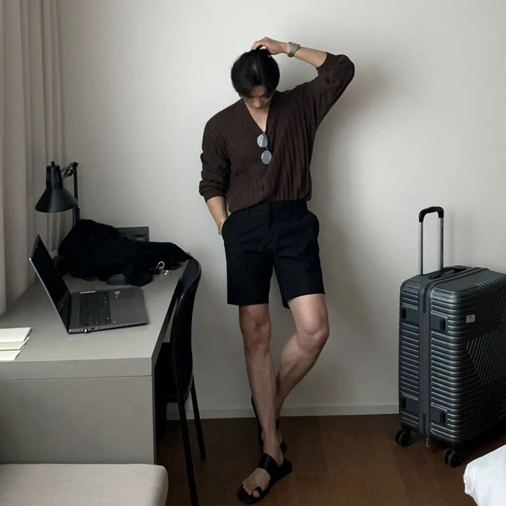 Men's straight-leg casual shorts in polyester fabric available in black, white and khaki colours