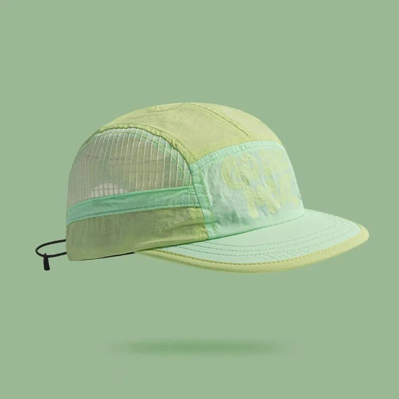 Gradient coloured quick-drying mesh baseball cap with dome crown and printed detail.