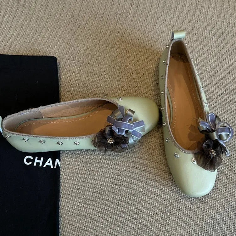 Women's DIY flower rivet Mary Jane shoes in sheepskin with buckle and rubber sole