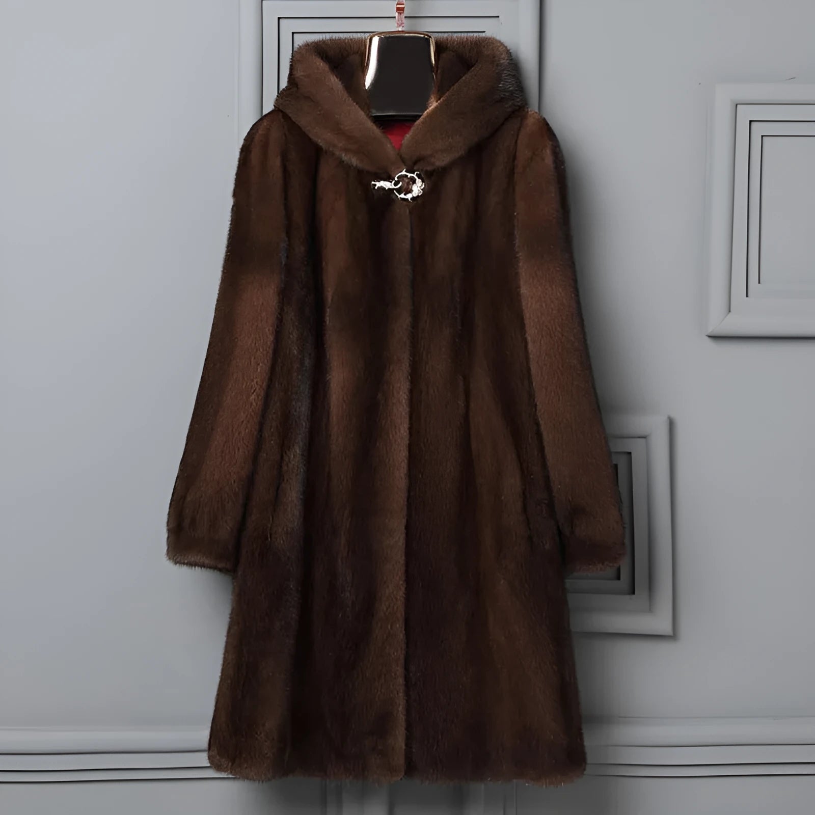 Women's black faux fur hooded casual coat for autumn and winter street fashion.