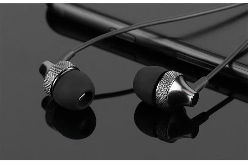 Auricular Metal Fever heavy bass copper in-ear headphones with microphone on wheat cable in black colour