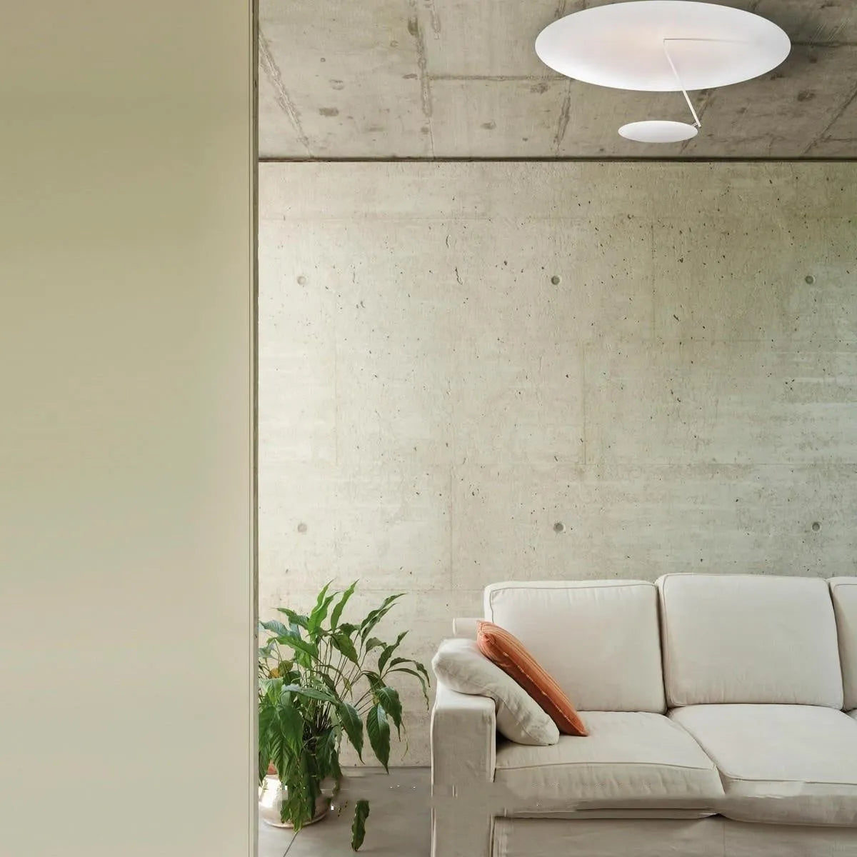 50cm diameter iron ceiling lamp with warm LED light in white or white gold finish.