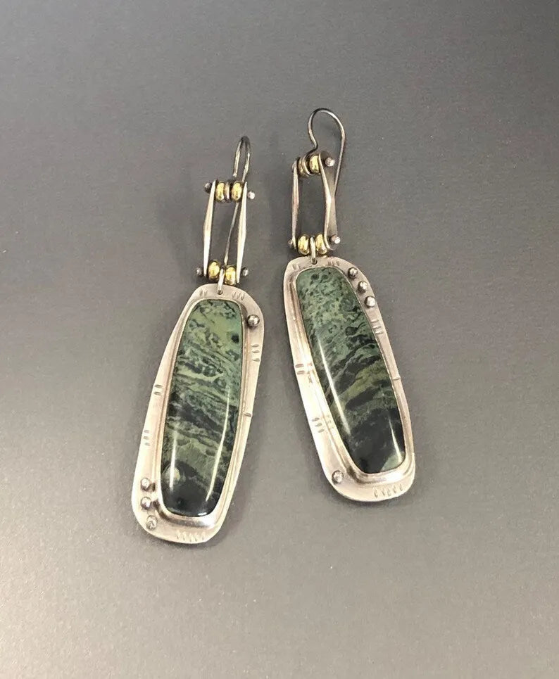 Two-tone marble pattern geometric earrings with simple design and alloy construction