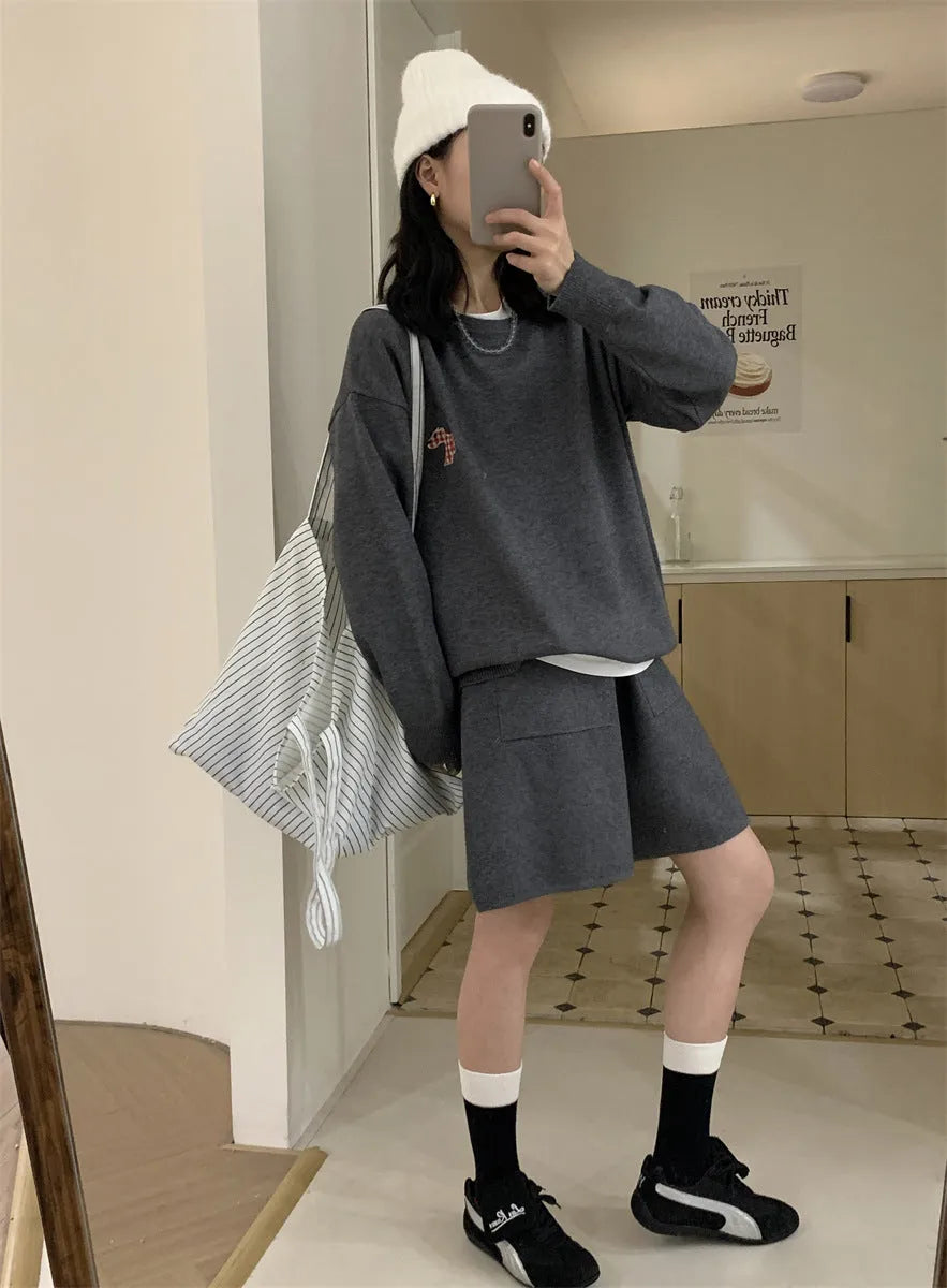 Women's casual sports knitted sweater shorts suit with animal pattern embroidery in Japanese Korean style
