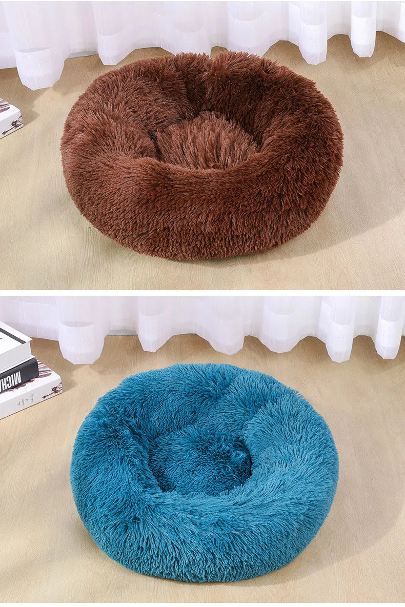 Round plush pet bed in geometric blue colour for dogs and cats, size 60cm