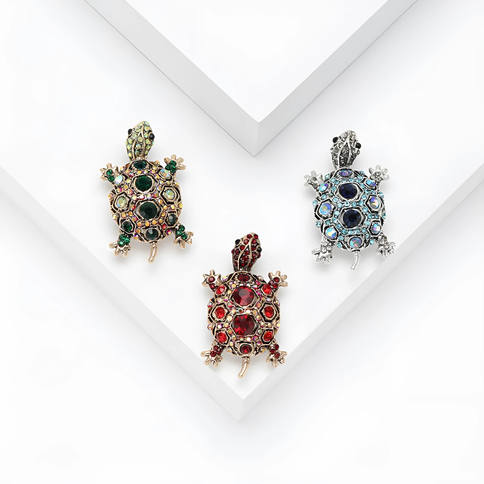 Retro rhinestone turtle brooch in alloy with blue, green, and red colour options