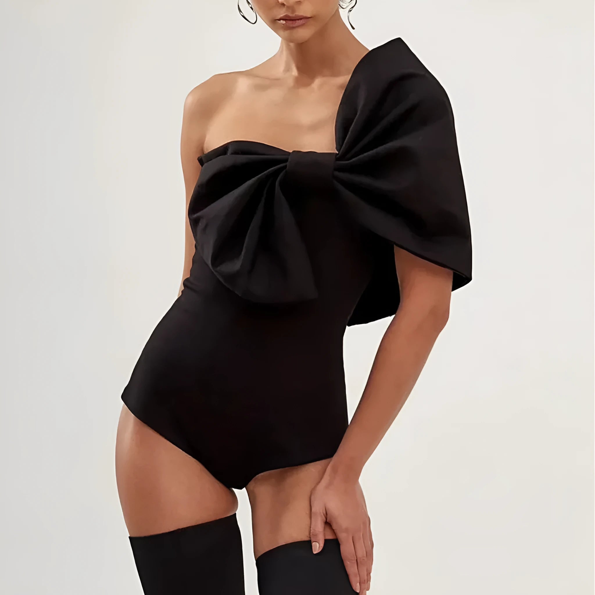 Black and white tube top bow one-piece swimsuit with high elasticity and quick-drying polyester lining
