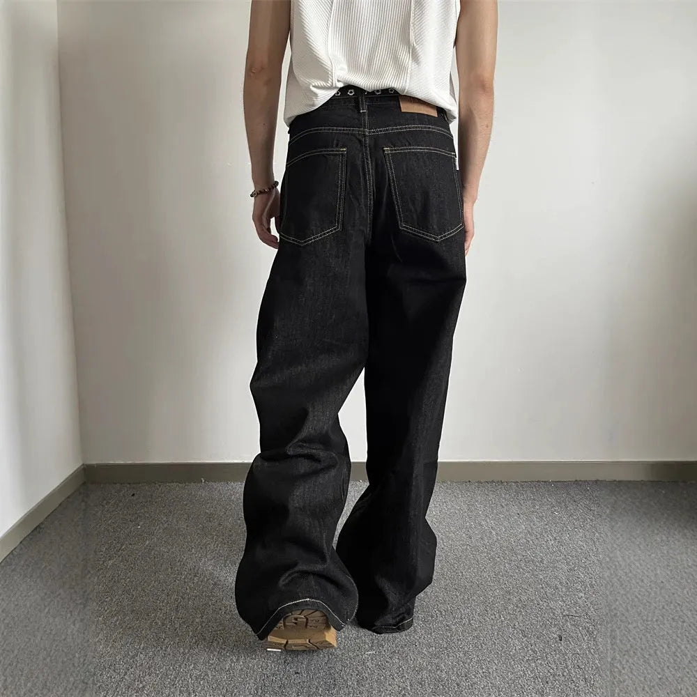 Black loose wide-leg straight-leg jeans with mid-waist and zip fly in retro style