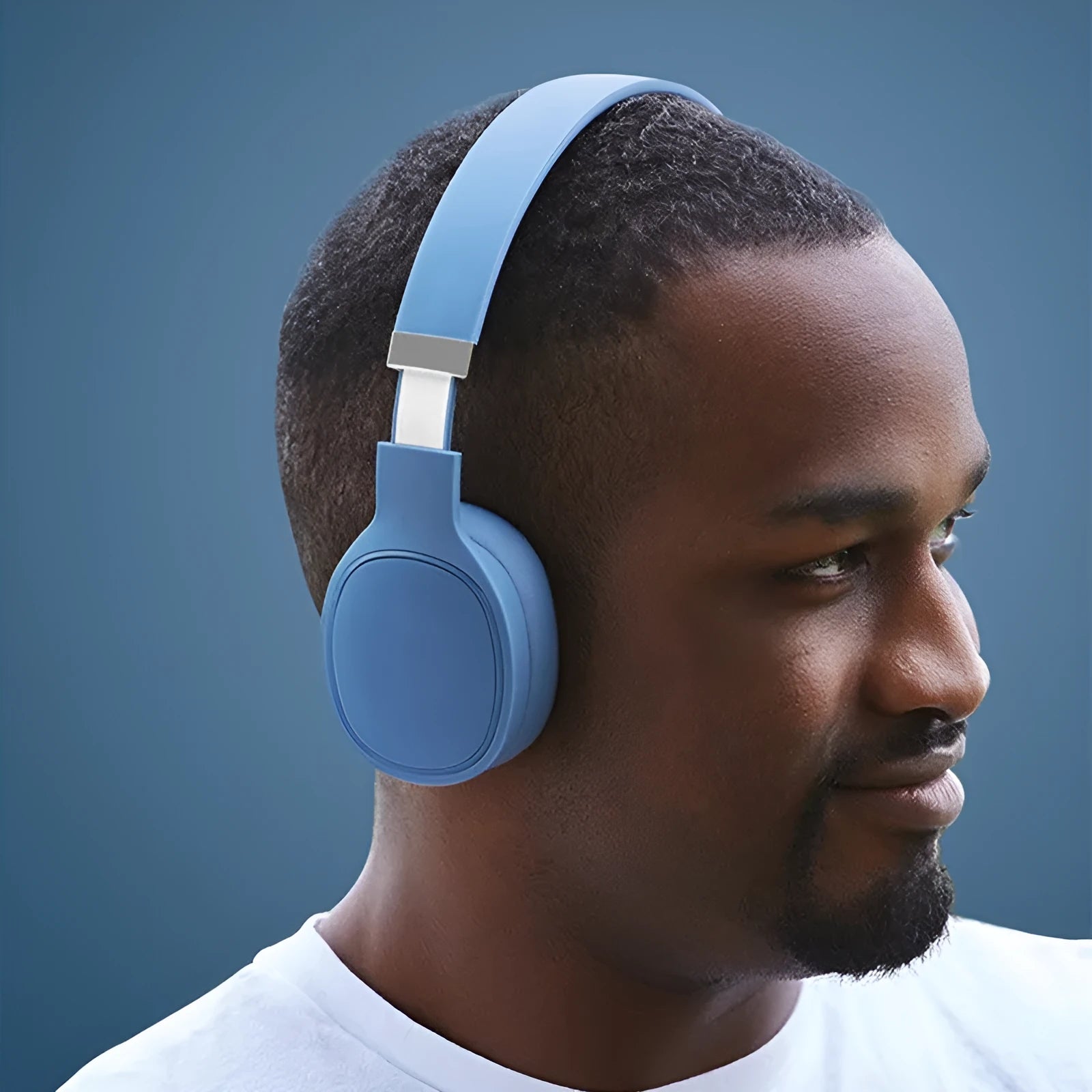 Wireless Bluetooth headset in black with true wireless stereo and USB charging port