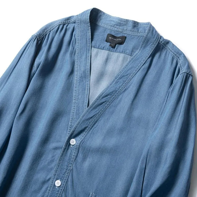 Men's dark blue three-quarter sleeve denim coat with V-neck collar and side pockets