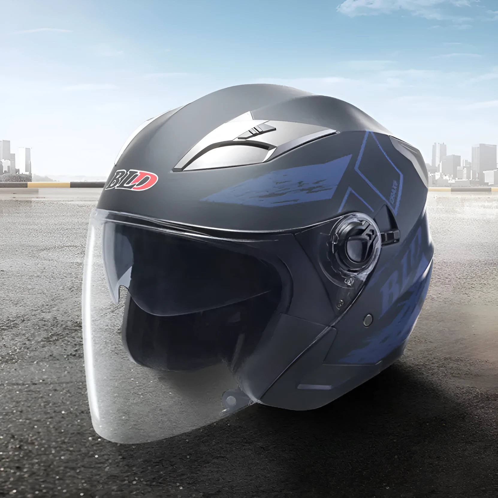 Double lens retro motorcycle helmet in matte black with ABS shell for electric motorcycle use