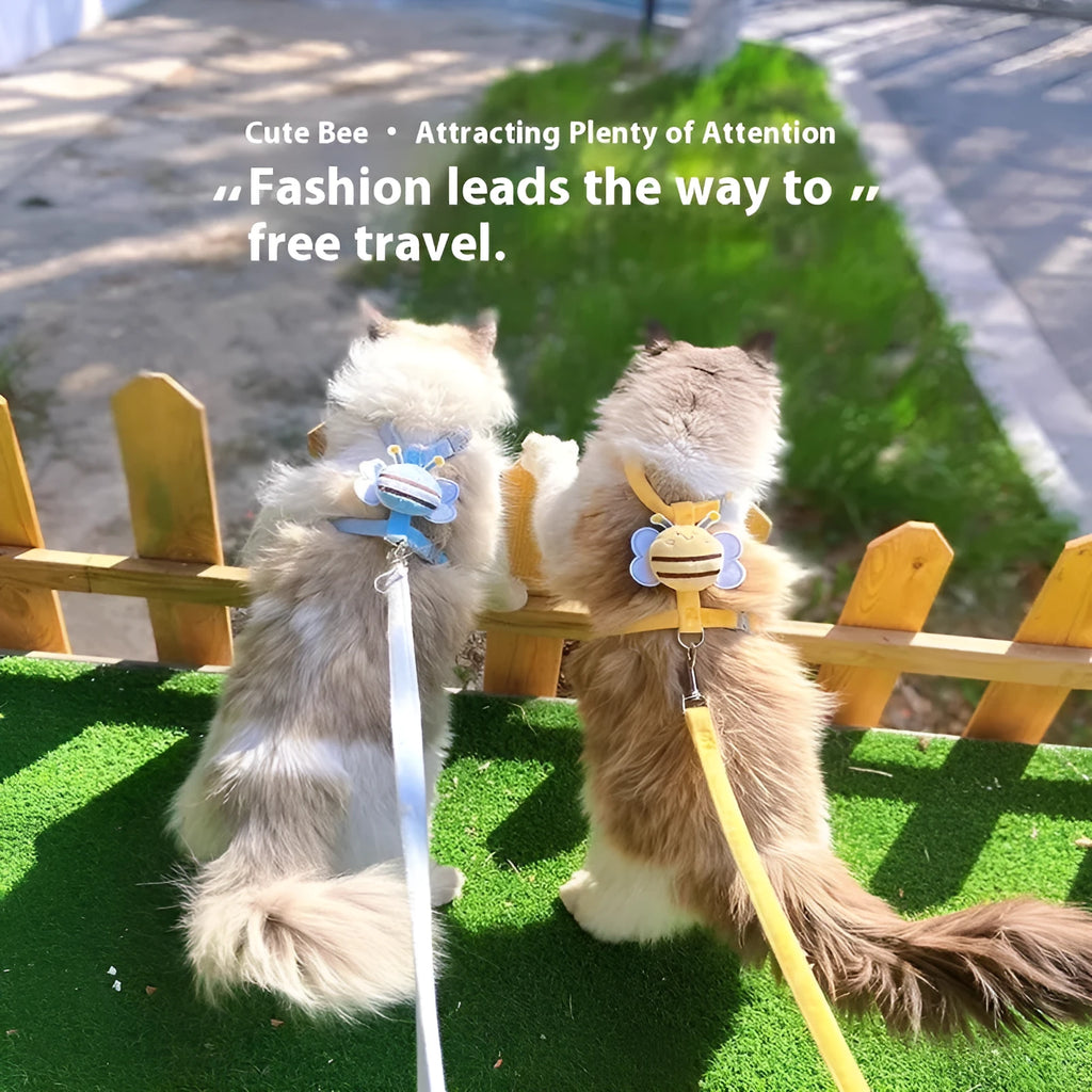 Adjustable bee-shaped cat lead in blue colour with strap and hand rope.