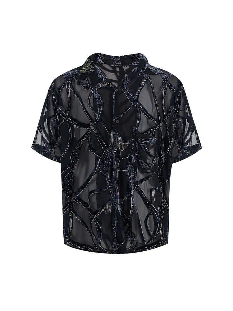 Man's loose fit short-sleeved shirt with translucent snake pattern in black or grey.