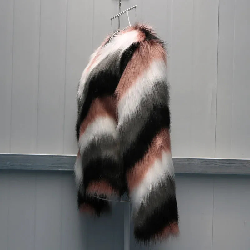 Korean style women's short coat in faux fur with O-neck and long sleeves.