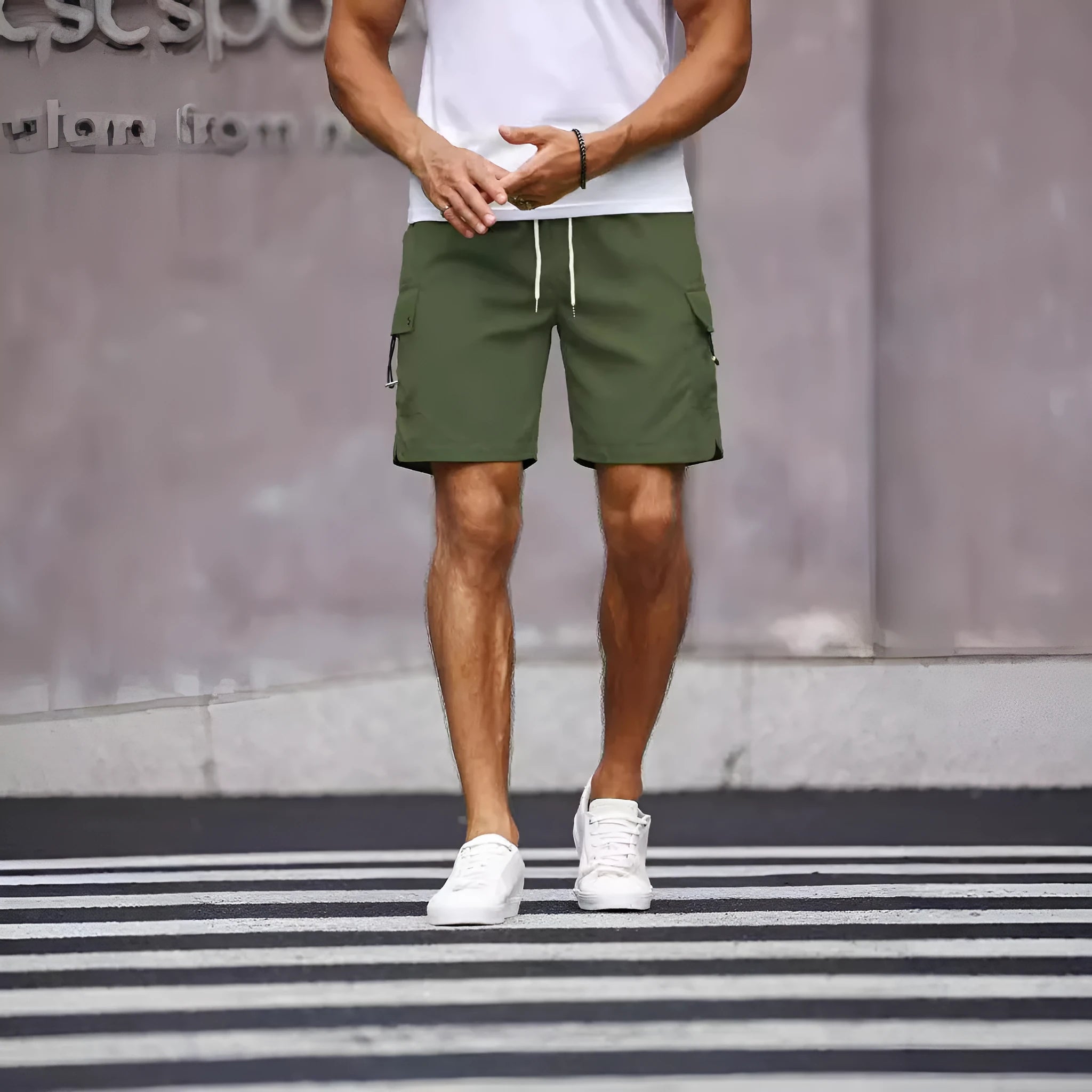 Men's loose fit workwear shorts in cool silk cotton fabric with straight leg design