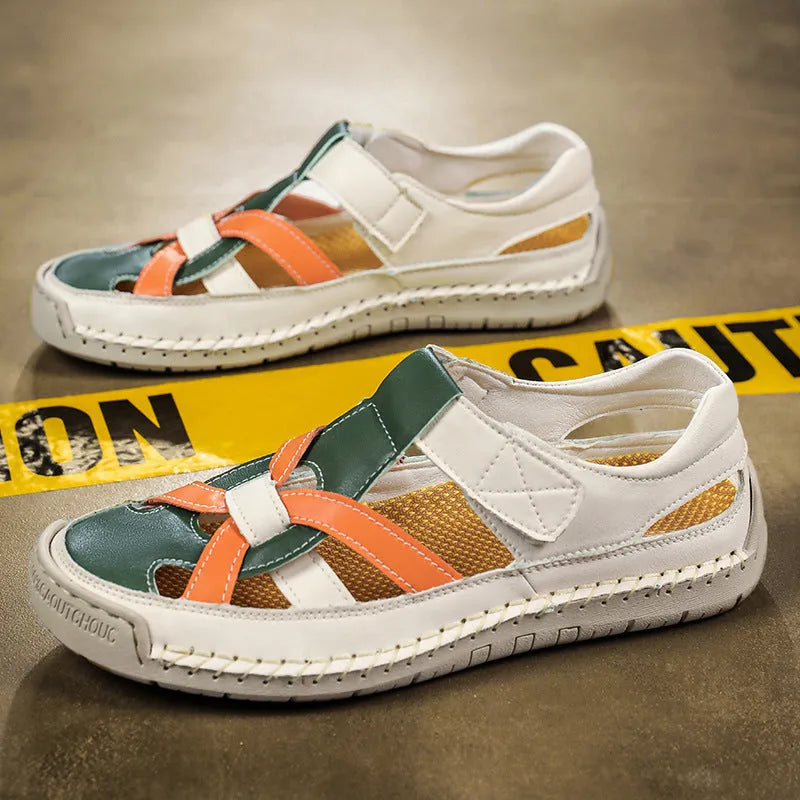 Women's low-top casual shoes with velcro strap and round toe in a solid colour.