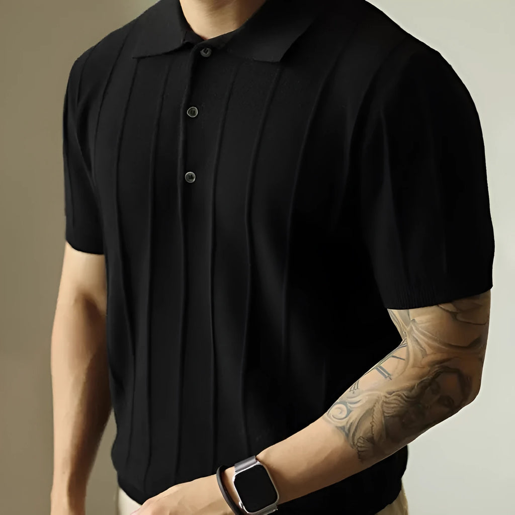 Men's solid colour loose-fit basic T-shirt in black and white options.