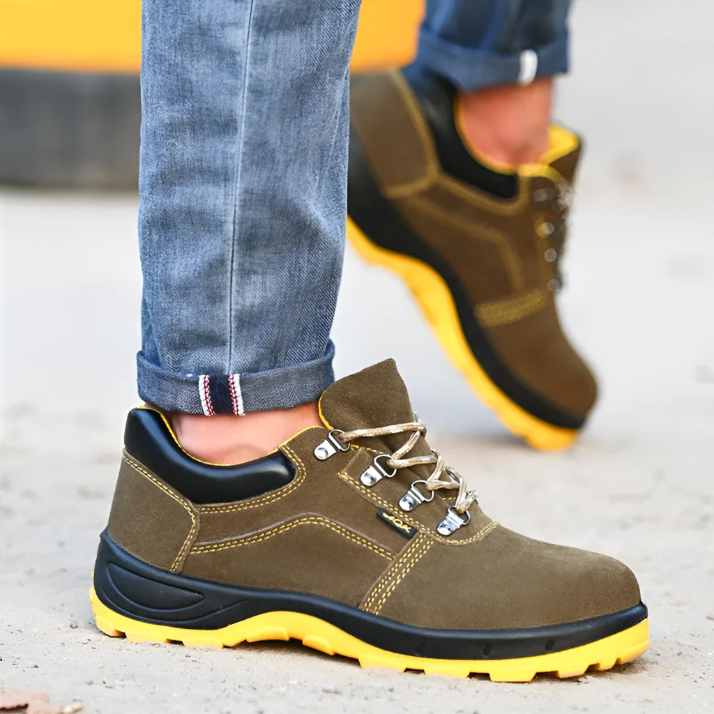 Men's brown cowhide leather safety shoes with steel toe cap and non-slip patterned soles