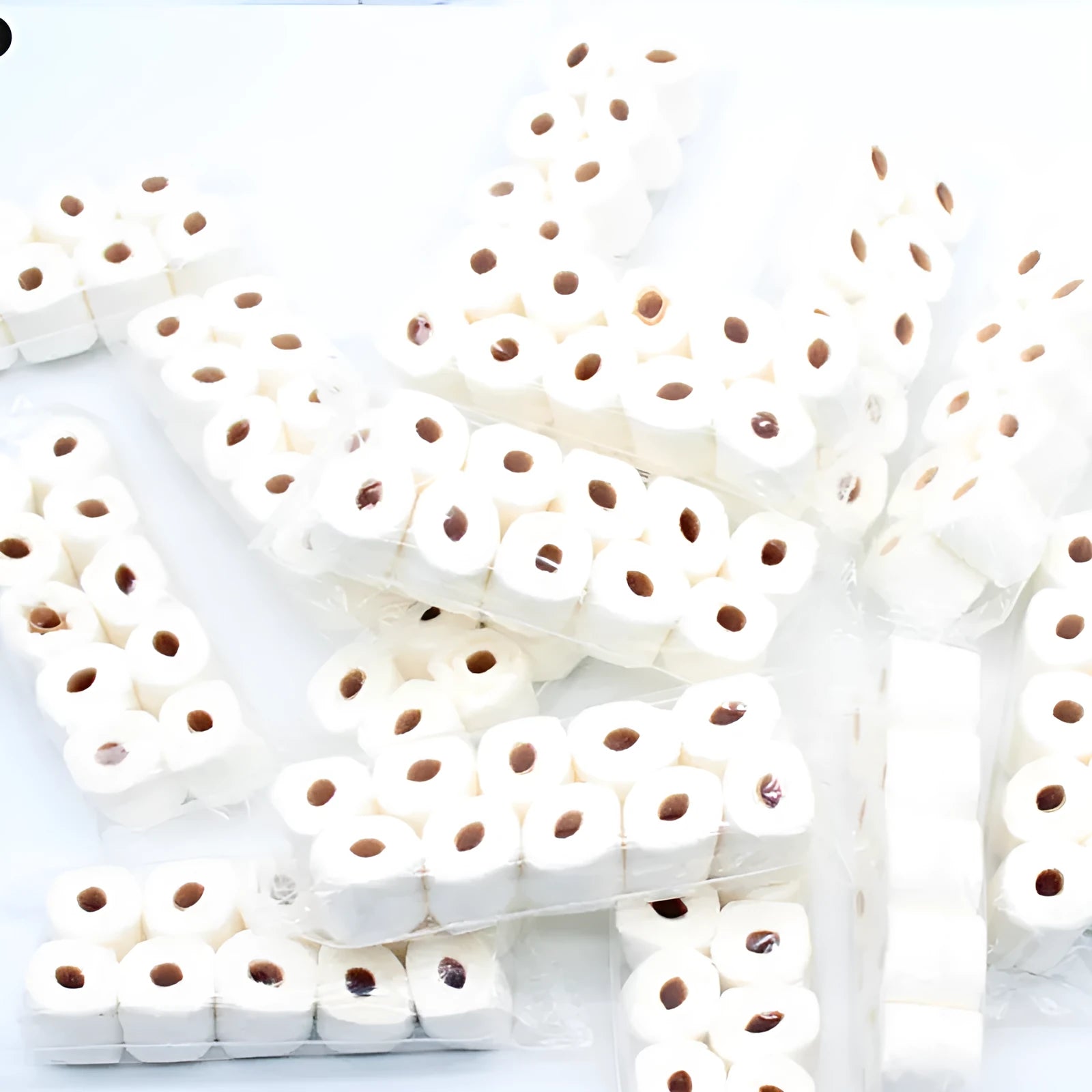Miniature paper tissue roll model for children's pretend play measuring 30x15x80mm