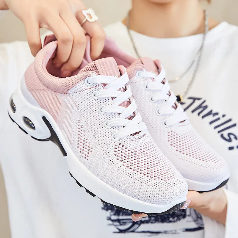 Women's flyknit running shoes in four colours with mesh lining and flat PVC soles