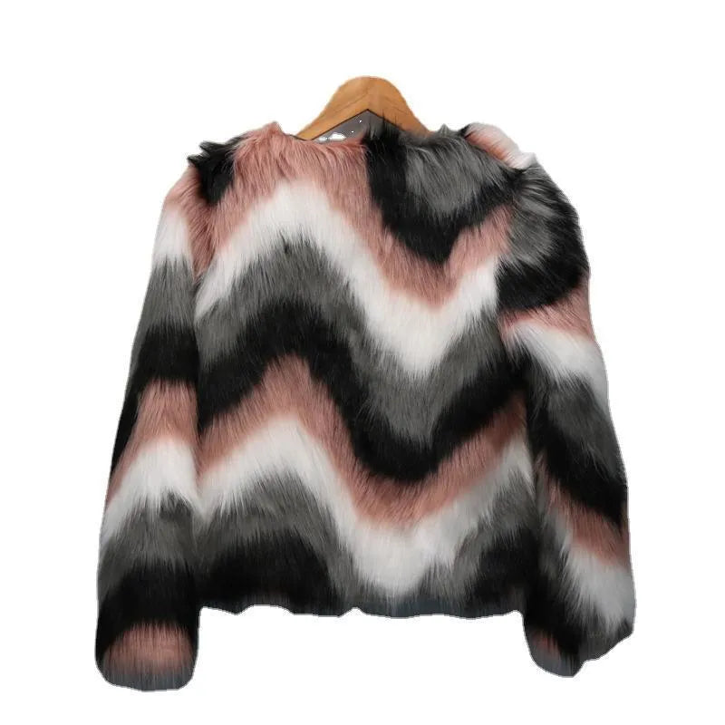 Korean style women's short coat in faux fur with O-neck and long sleeves.