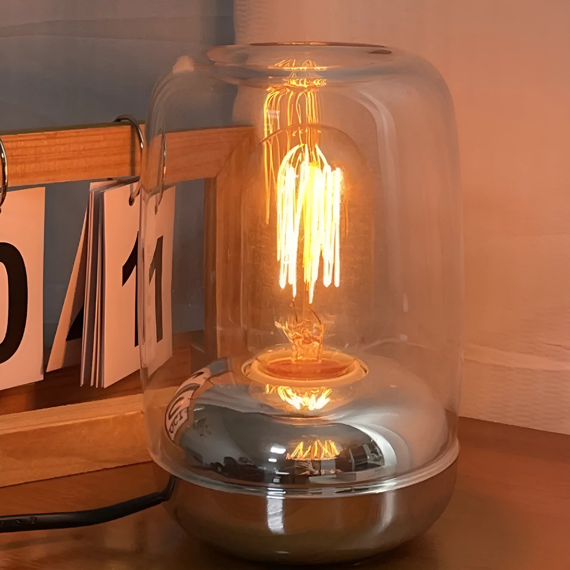 Geometric stereo essential oil lamp with modern design for bedroom aromatherapy