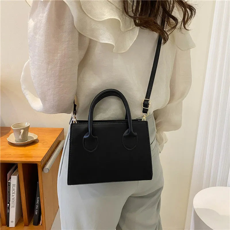 Retro casual women's small square bag in PU leather with single shoulder strap and document compartment