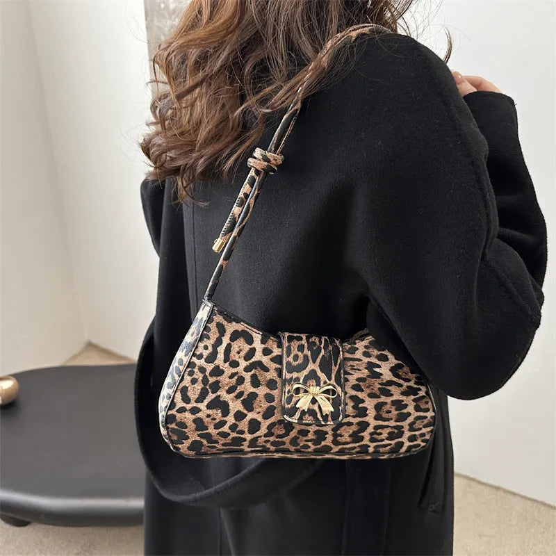 Women's casual PU leather handbag in large 27cm size with sandwich pocket design