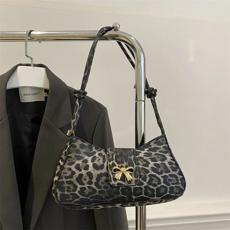Women's casual PU leather handbag in large 27cm size with sandwich pocket design