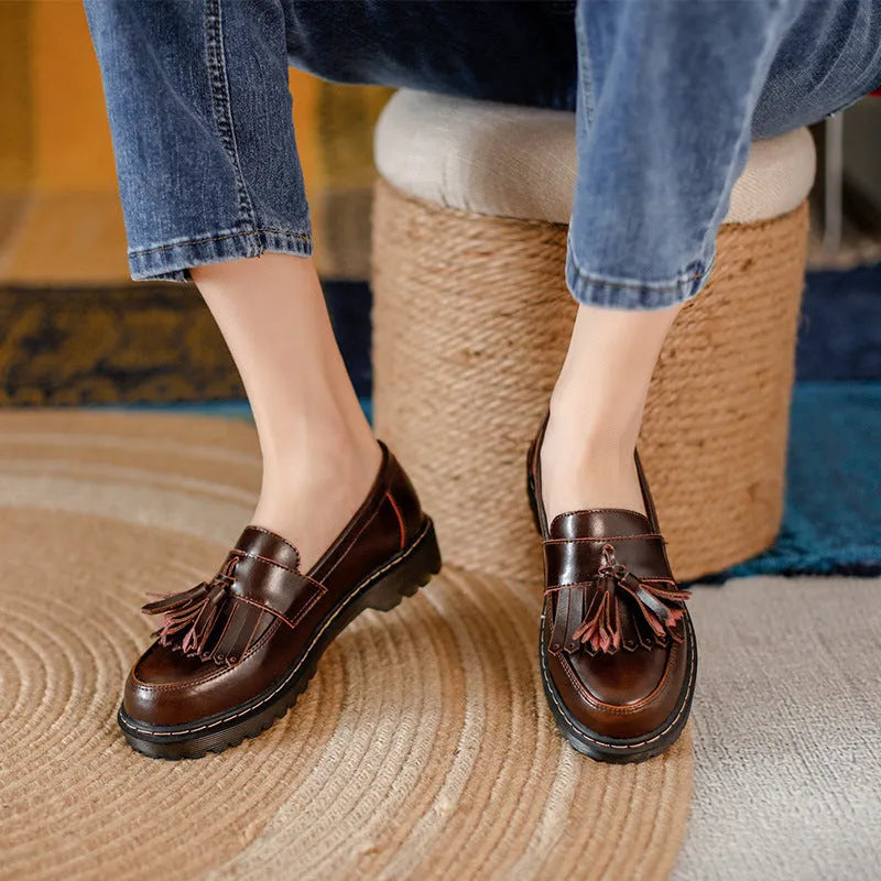 Women's chunky heel loafers with tassel detail in cowhide leather