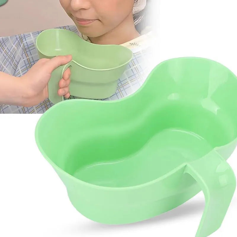 Green plastic bedridden patient gargle cup with flexible straw for elderly oral care