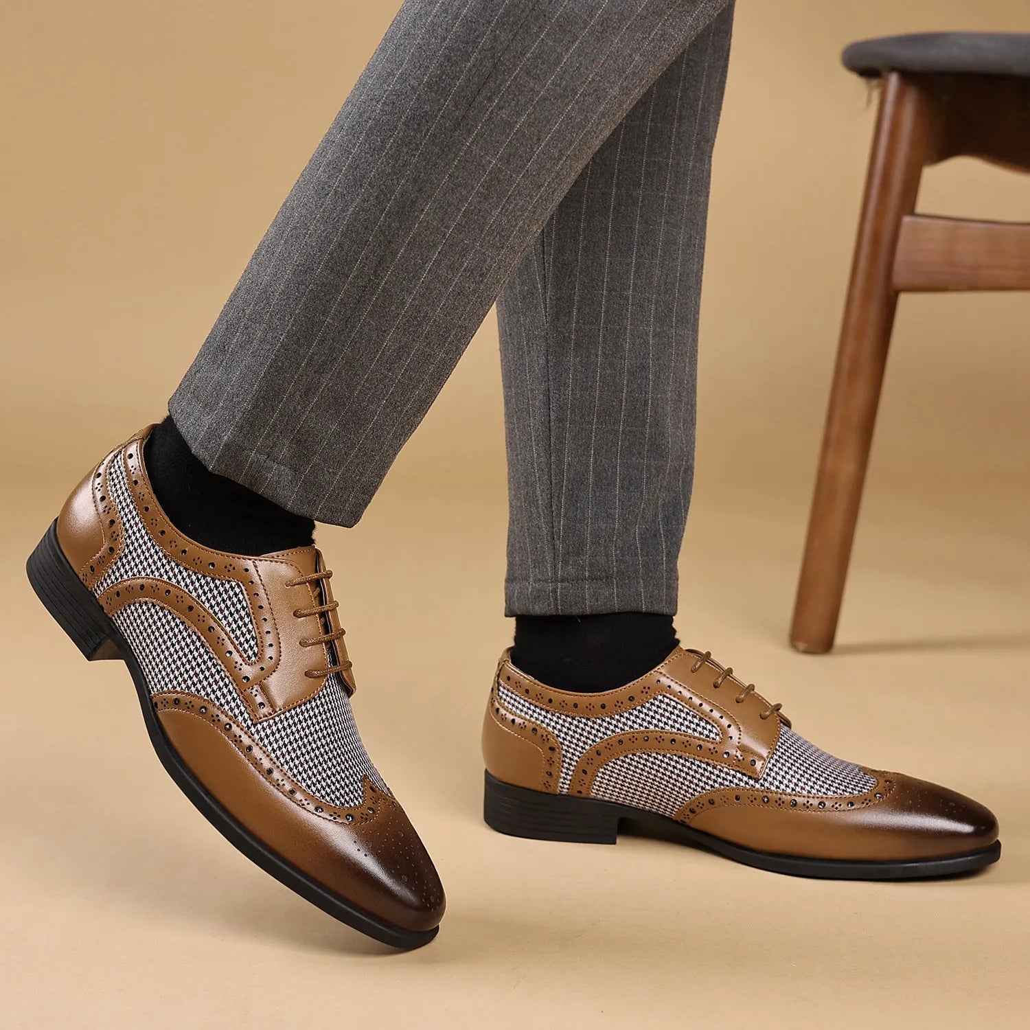 Men's black houndstooth plaid casual leather shoes with square toe and lace-up design