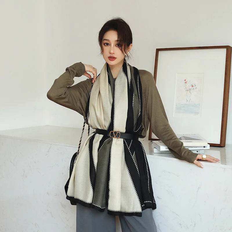 Women's polyester printed scarf in mid-length 180cm by 90cm dimensions for autumn wear
