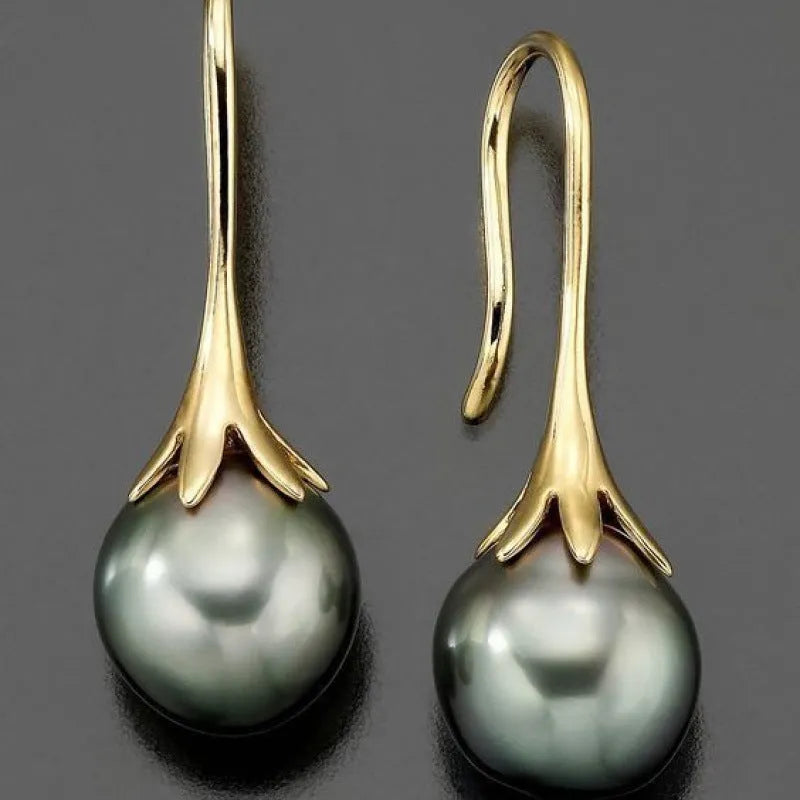 Gold colour retro fashion earrings for women with electroplated alloy construction