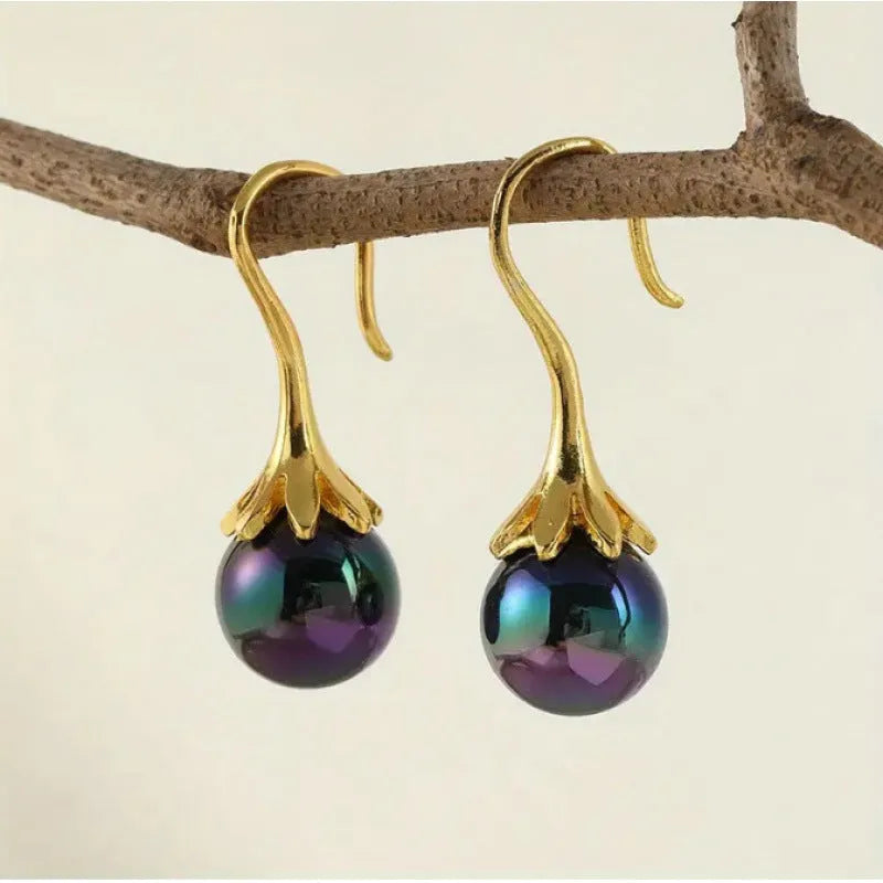 Gold colour retro fashion earrings for women with electroplated alloy construction