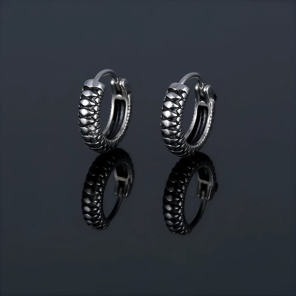 Geometric round stainless steel earrings with retro striped pattern in silver colour