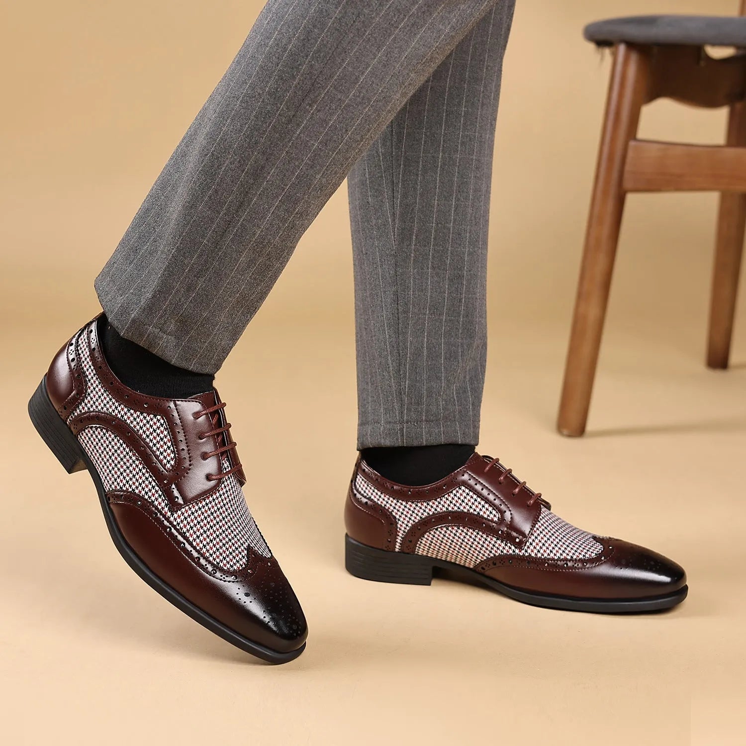 Men's black houndstooth plaid casual leather shoes with square toe and lace-up design