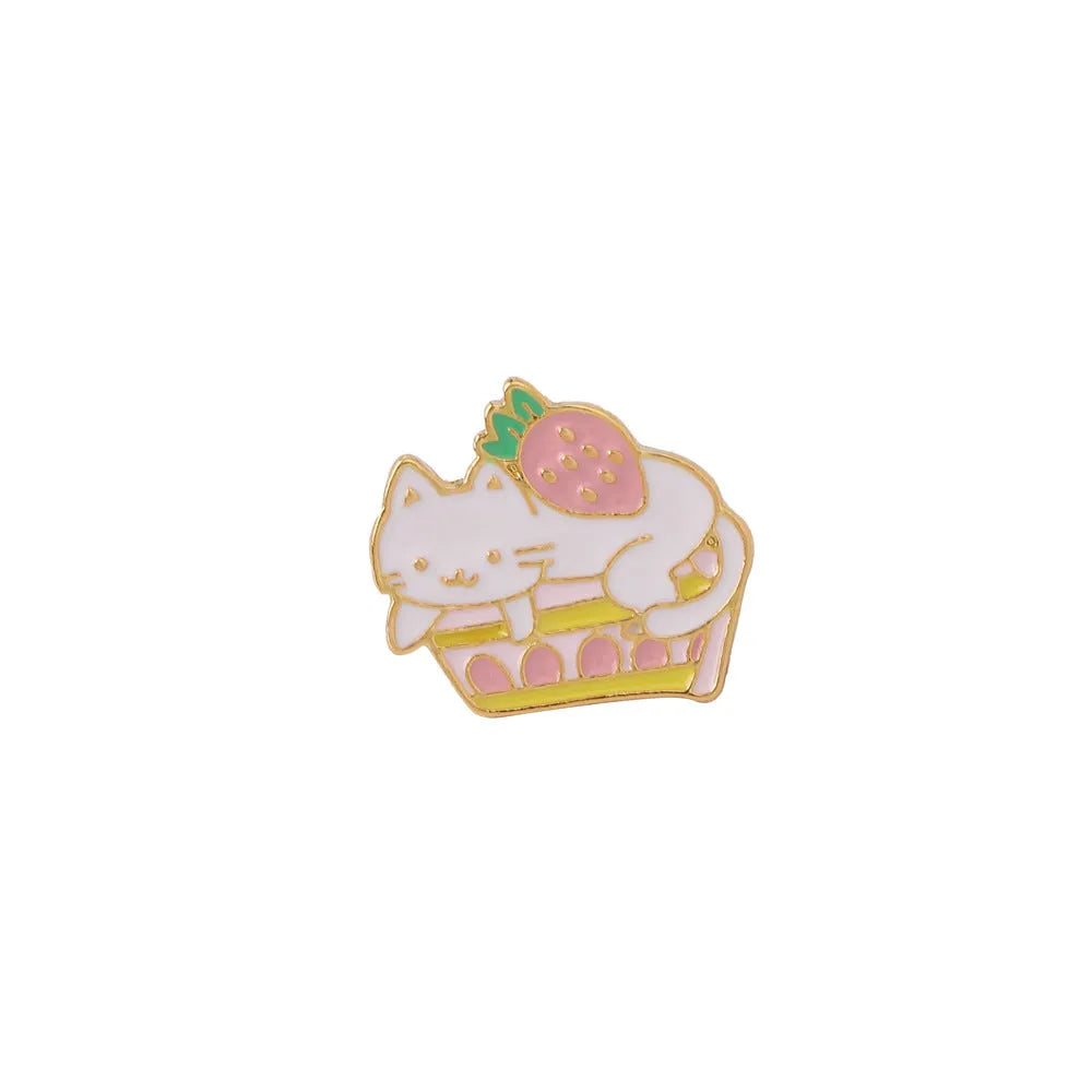 Alloy cake cat brooch with strawberry decoration and dripping oil design elements
