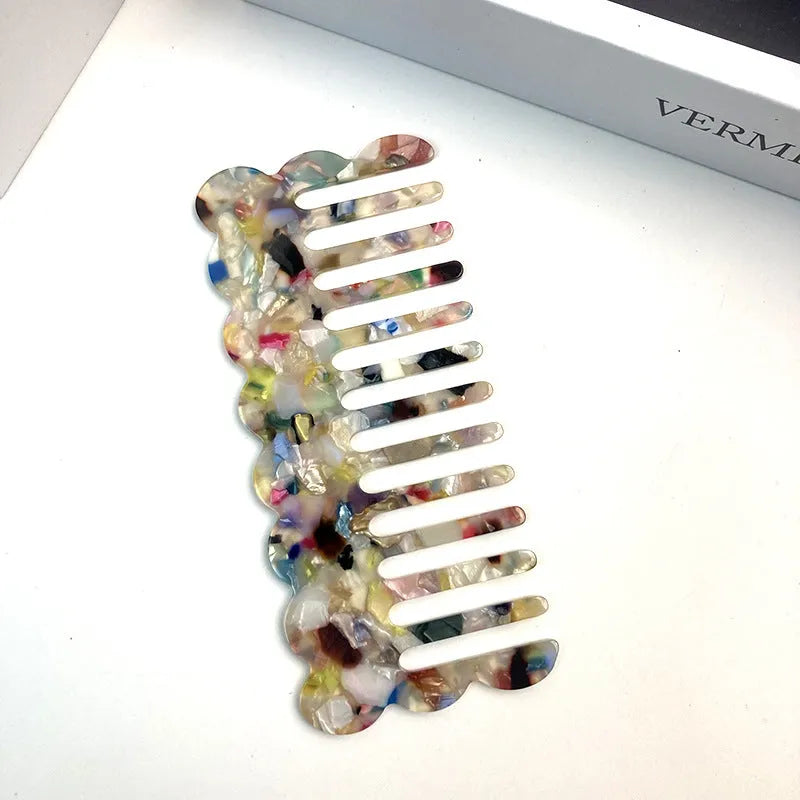 Acetate geometric wave hair comb in apricot colour with retro design elements