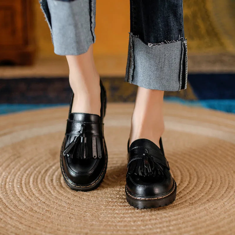 Women's chunky heel loafers with tassel detail in cowhide leather