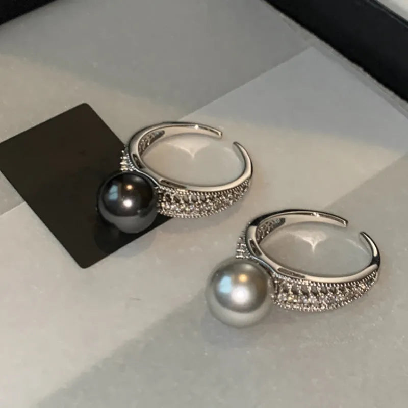 Adjustable geometric copper finger ring with black pearl finish for women