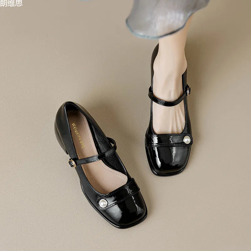 French style chunky heel pump shoes with square toe and patent leather upper in apricot colour