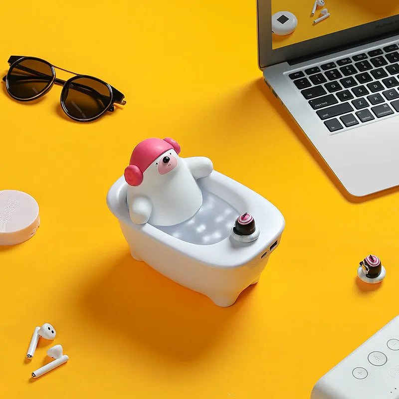 White USB air humidifier and aromatherapy diffuser with 550ml water tank on a desk