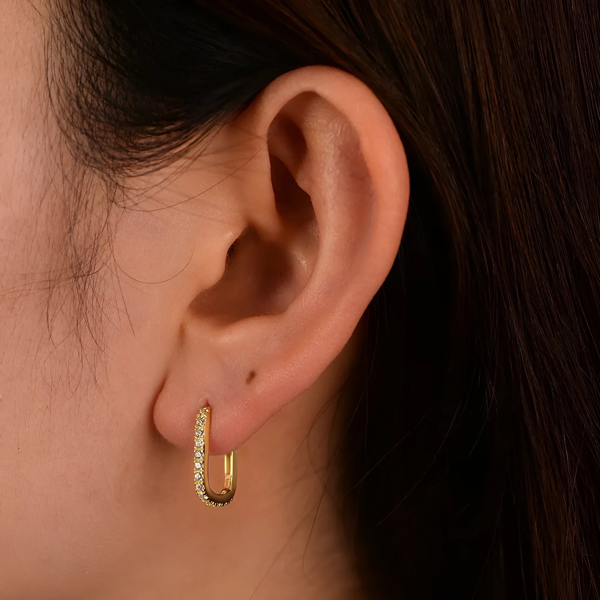 S925 sterling silver oval zircon earrings with geometric design and clip-on fitting