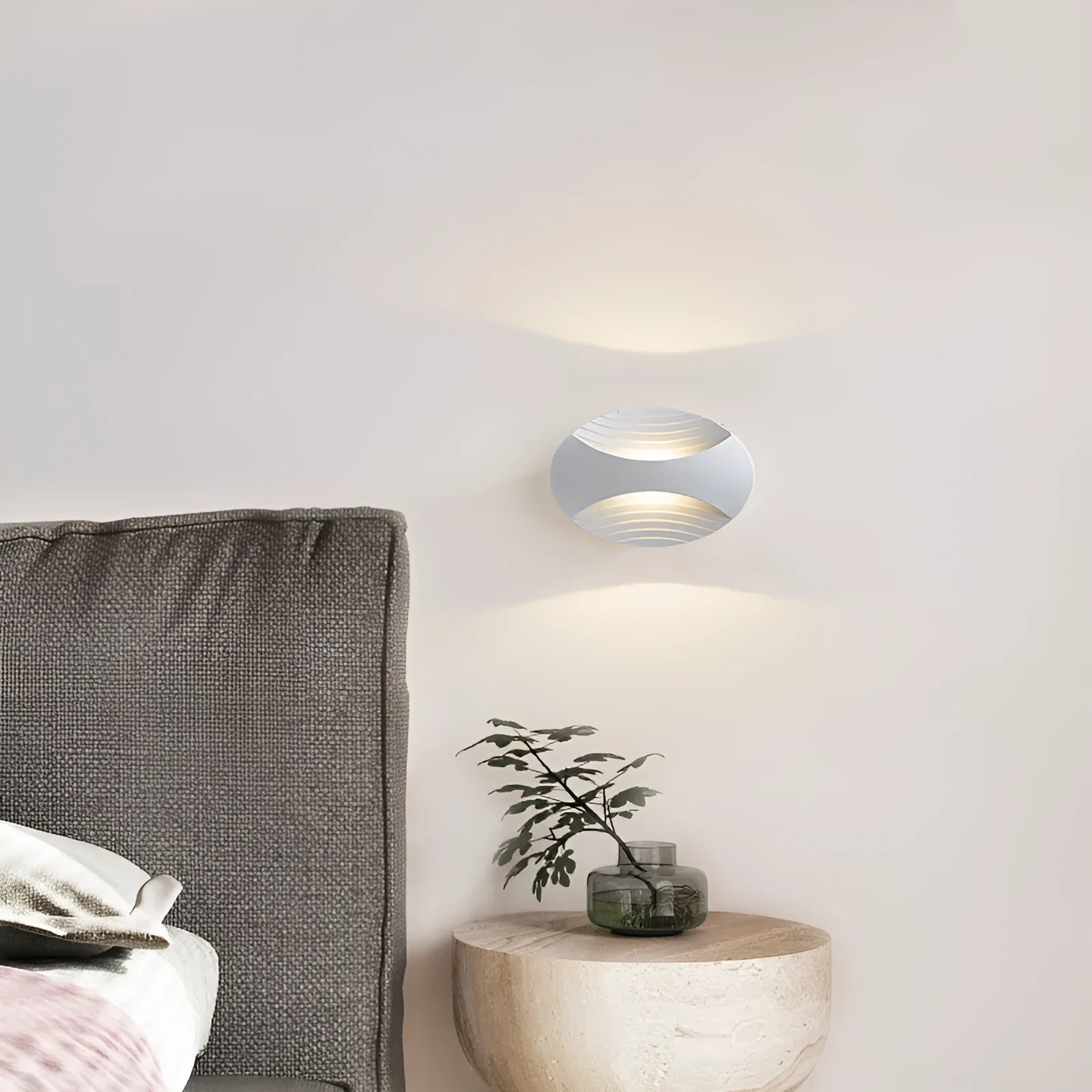 Modern aluminium wall-mounted bedside lamp with IP65 waterproof rating