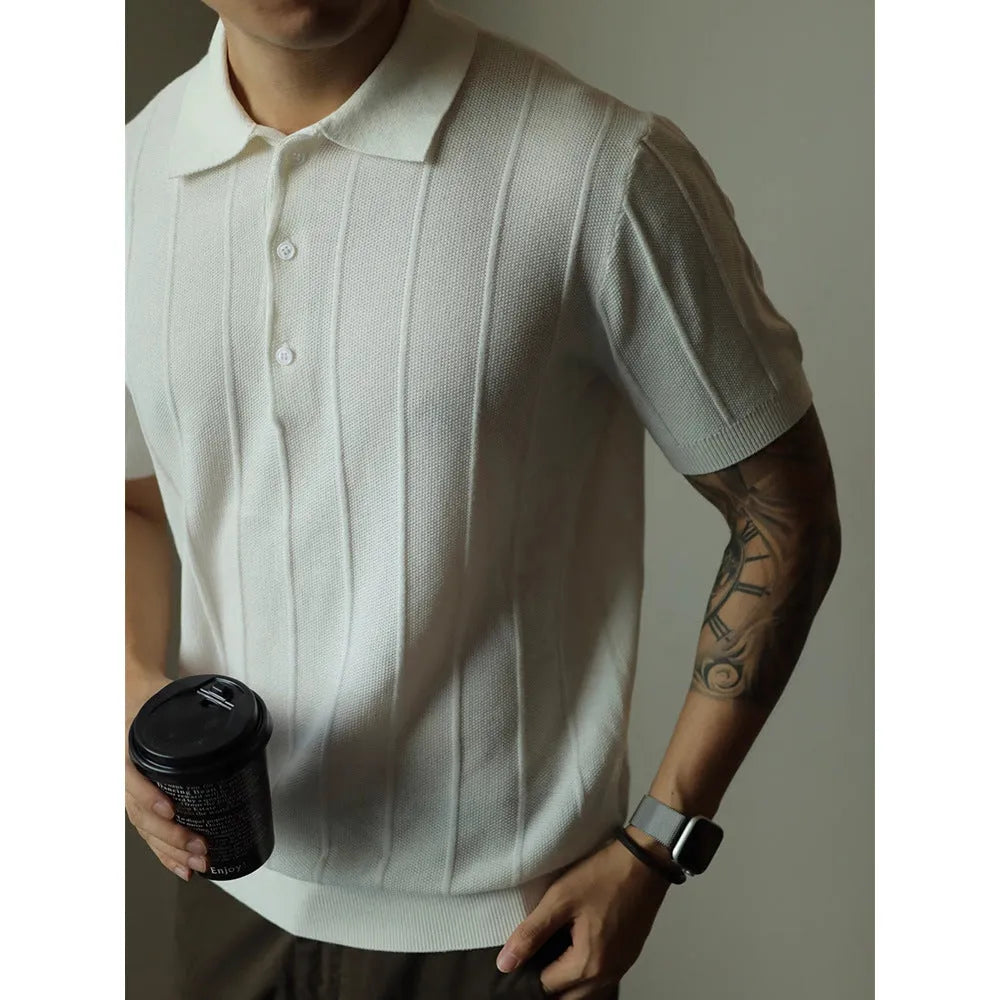 Men's solid colour loose-fit basic T-shirt in black and white options.