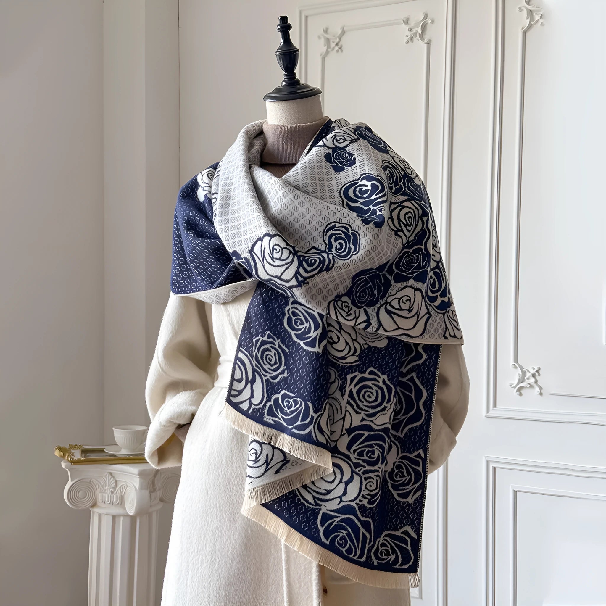 Thick warm winter scarf in imitation cashmere measuring 185x65cm with tassel detailing